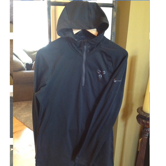 nike seasonal polar fleece half zip jacket